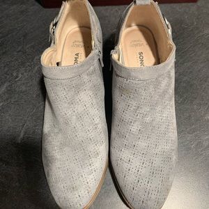 grey shoes womens 8